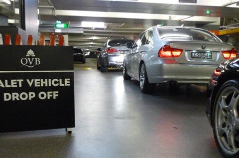 Un sol MMA pour le parking voiturier du bâtiment de la Reine Victoria de Sydney