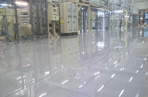 Posadzki Flowcrete w hali produkcyjnej firmy Pragma Trade