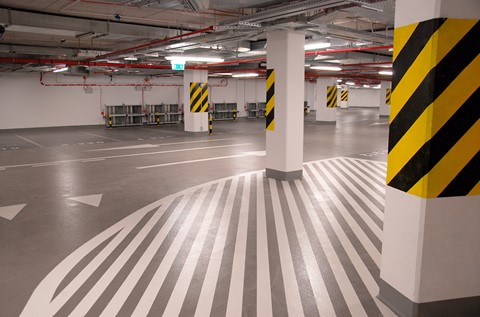 Posadzki Deckshield na parkingu podziemnym najwyższego biurowca w Polsce