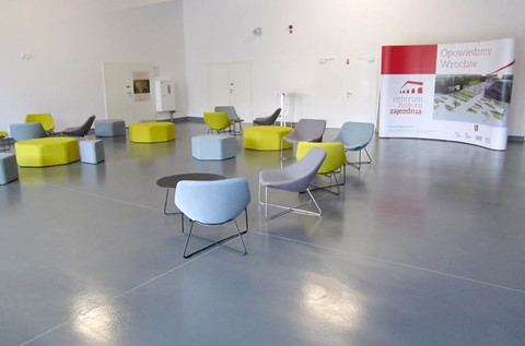 Posadzka epoksydowo-kwarcowa Peran STB Compact w kolebce „Solidarności