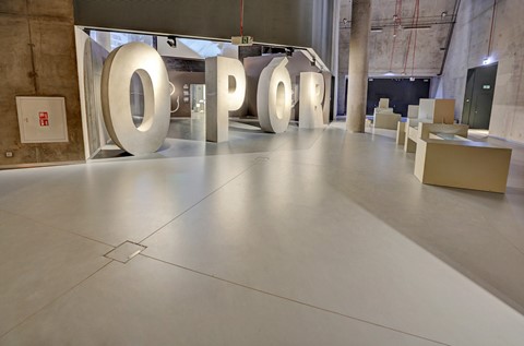 Posadzki Flowcrete integralną częścią wystawy w Muzeum II Wojny Światowej