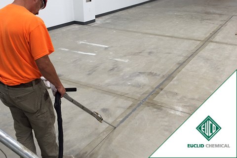 Opravy trhlin a výplň dilatačních spár