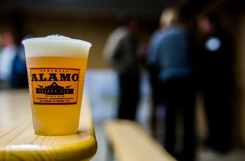 Realizácia hygienickej podlahy Flowfresh v pivovare Alamo Beer Co.